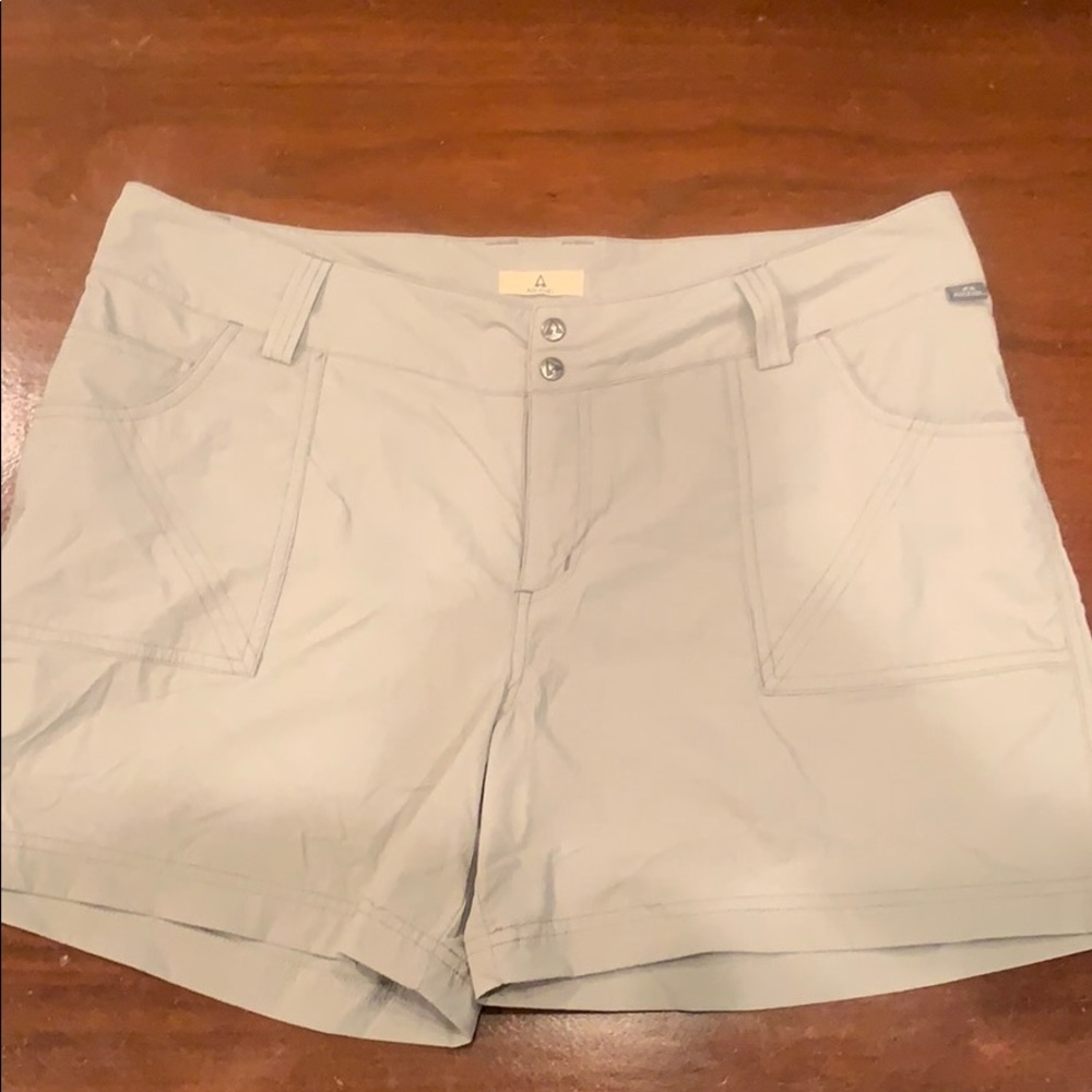 Ascend shorts size 14